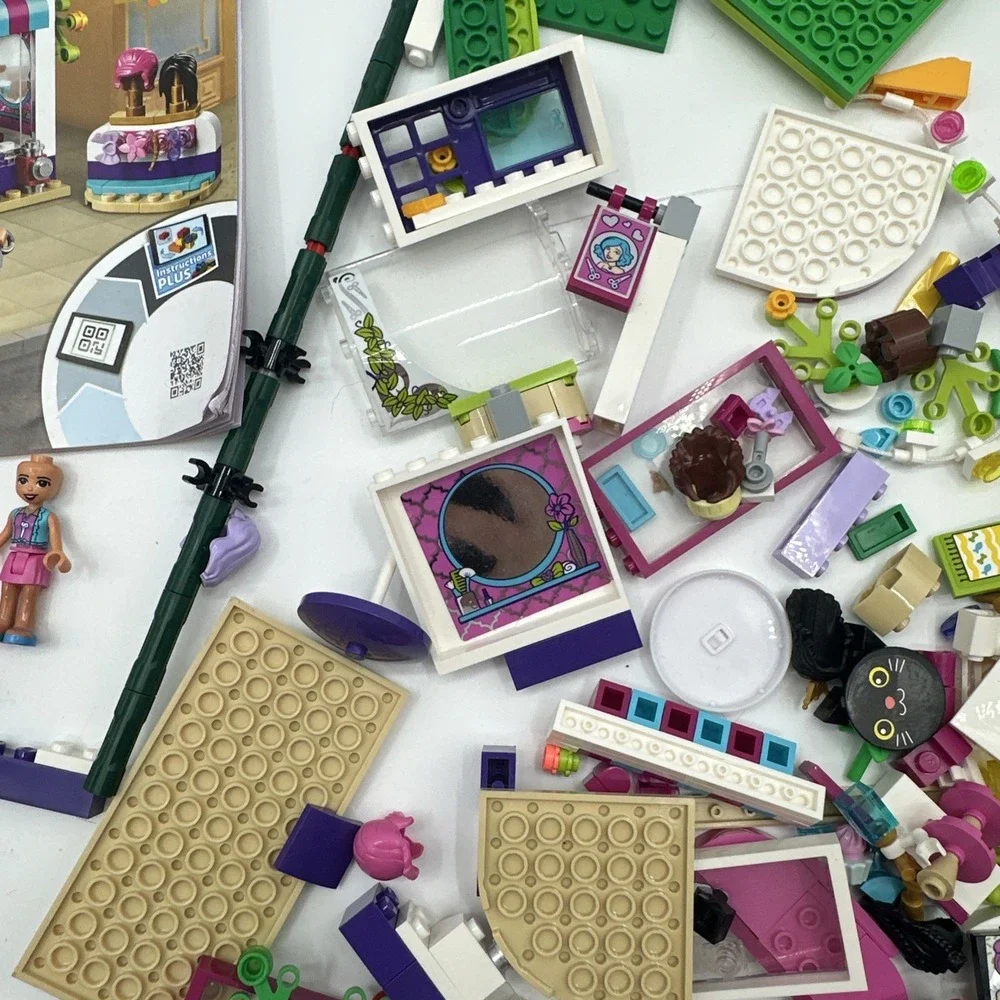 LEGO Friends Heartlake‎ City Hair Salon 41391 Set Nina Emma READ Lego Figures